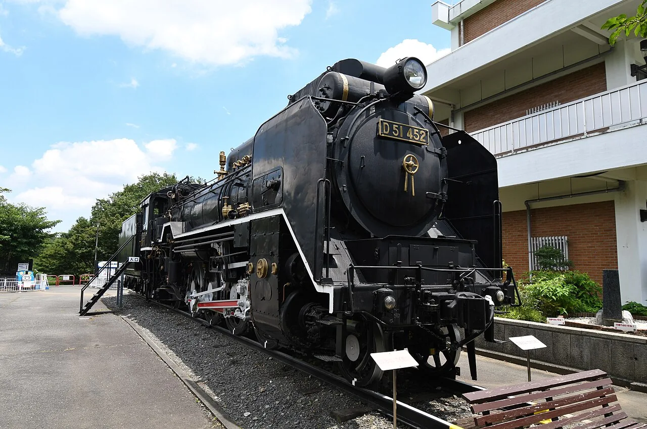D51と蒸気機関車の迫力